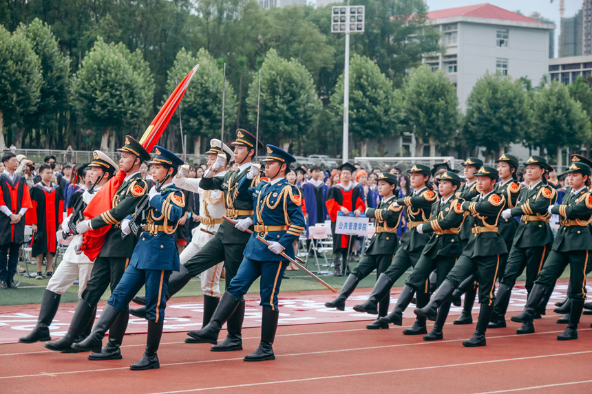 中国地质大学(武汉)2022年毕业典礼。