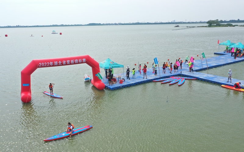 2022湖北省槳板錦標賽400米決賽在枝江市金湖濕地公園舉行。