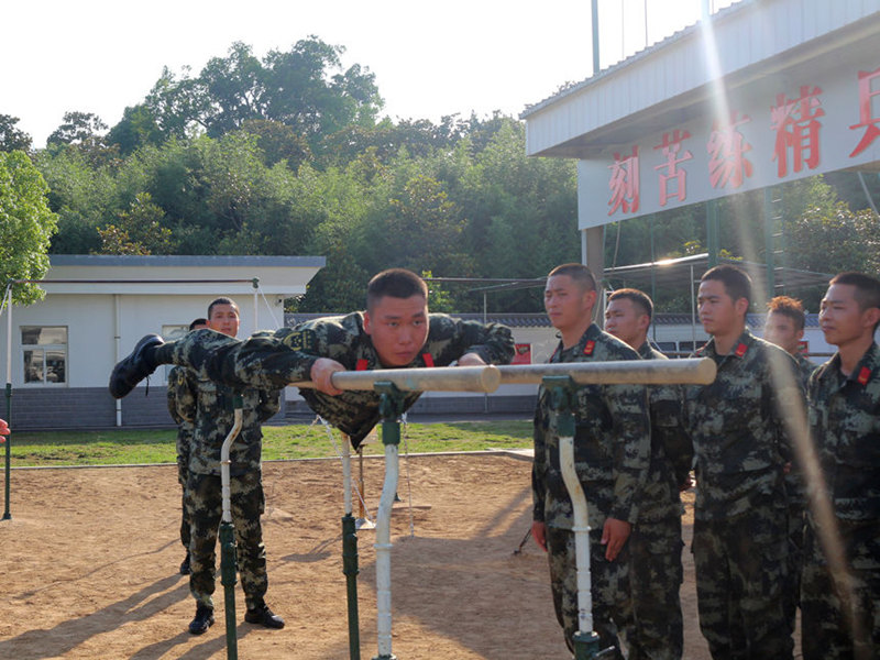 2022年6月16日，李林雨正在参加训练。武警随州支队供图
