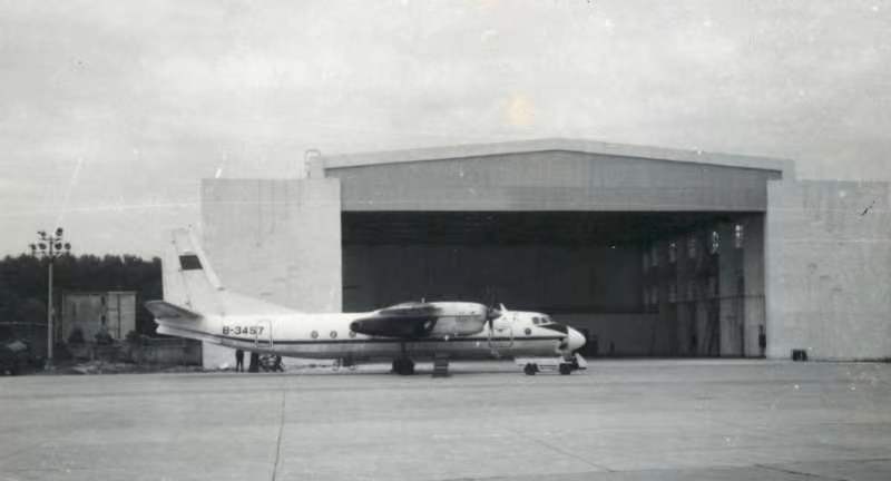 80年代飞机停靠南湖机场。