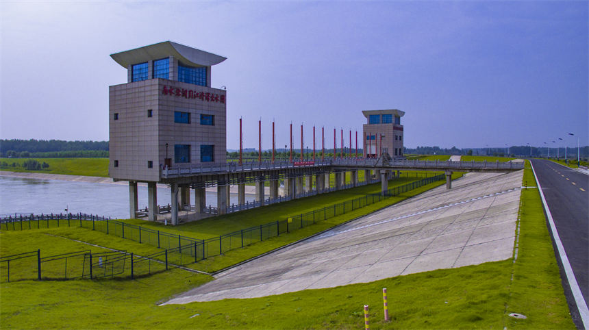 引江济汉高石碑出水闸