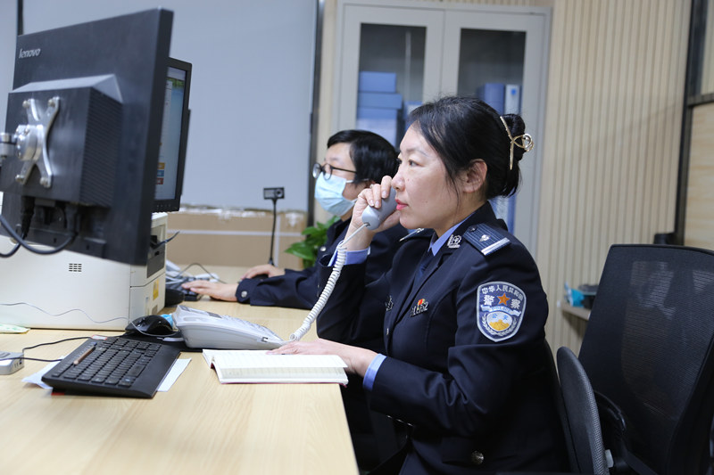 專班民警進行電話回訪。