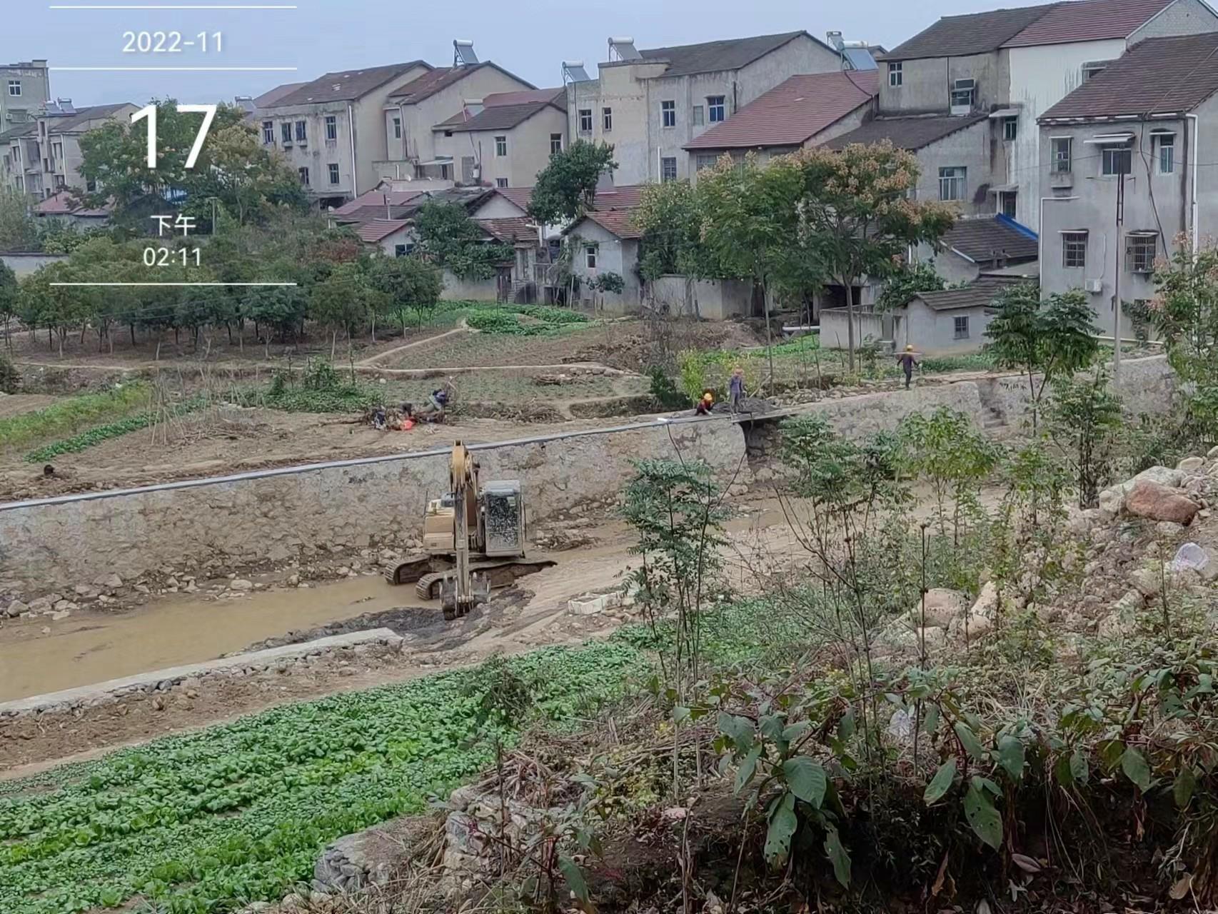 松滋松宜矿区水污染试点项目11月17日施工现场。