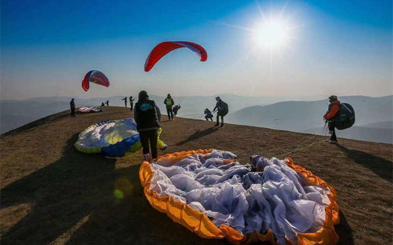 湖北省滑翔伞锦标赛成功举行。荆门市东宝区委宣传部供图