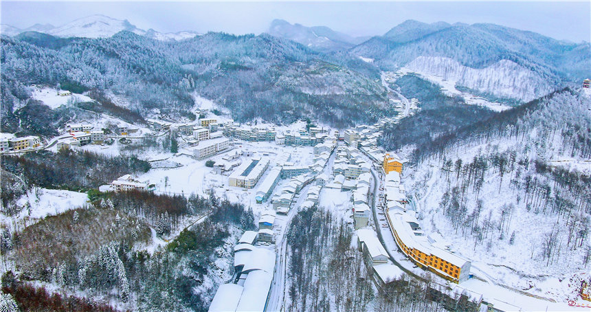 湖北建始：冬雪落林海【3】