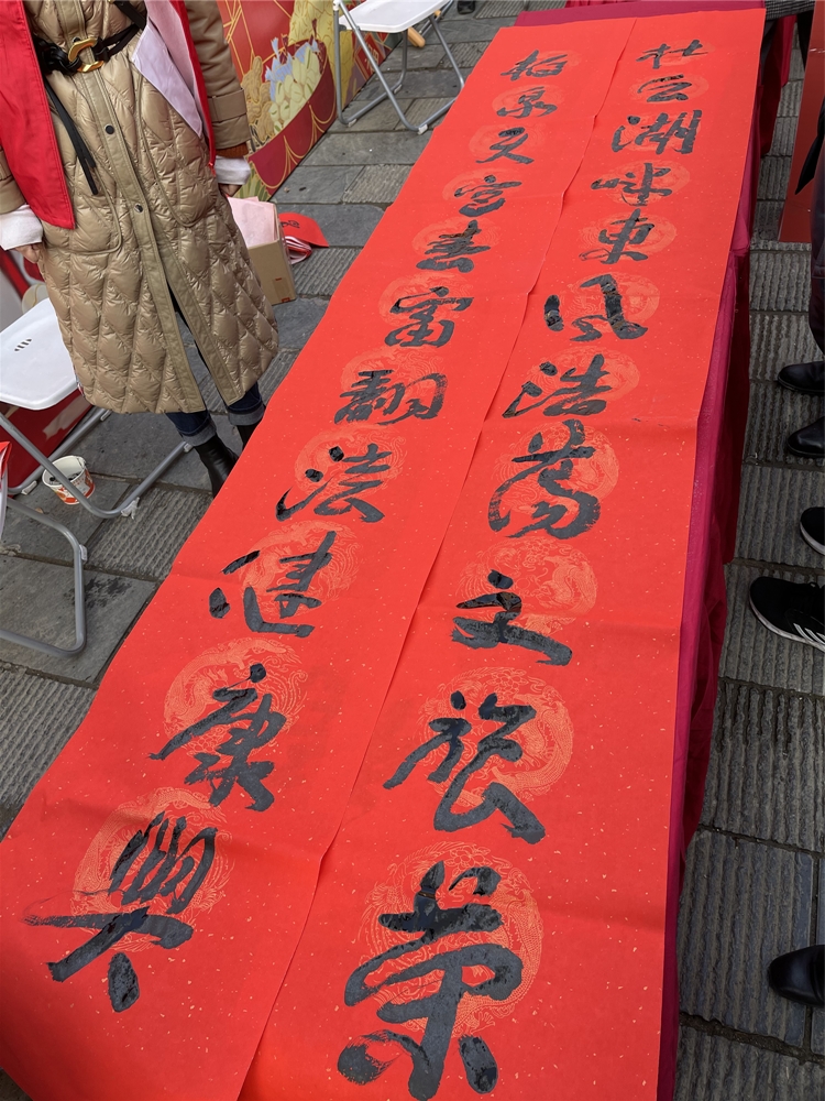 东西湖庙会年味浓。徐一帆摄