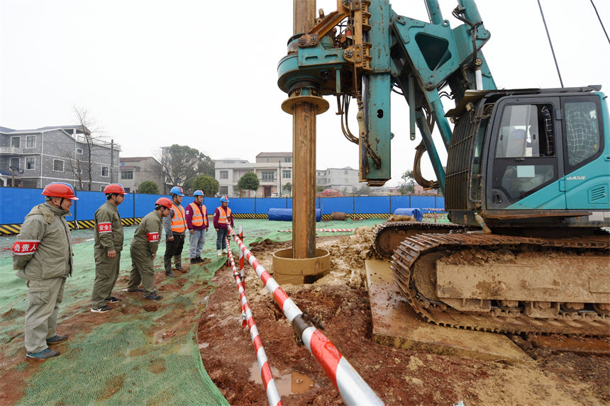 湖北特高压工程打响复工第一枪 邹小民  拍摄