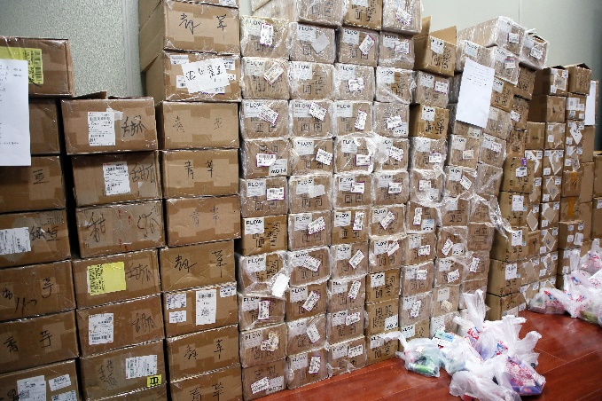 警烟联合专案组查获非法电子烟。