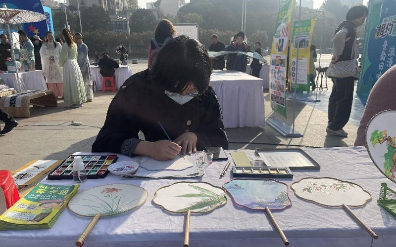花神巡游好戏连台 湖北荆门文旅复苏促消费