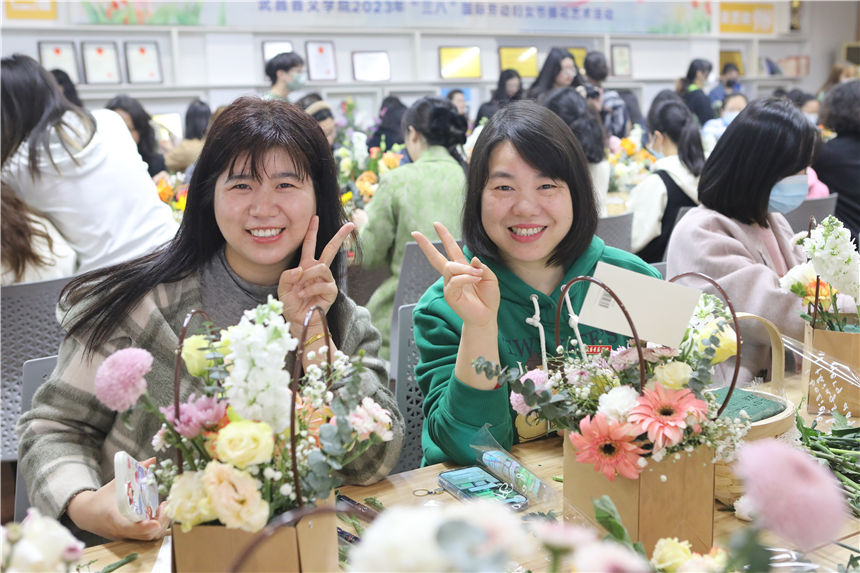 “三八節”高校為女教師打造插花品香專屬時光【6】