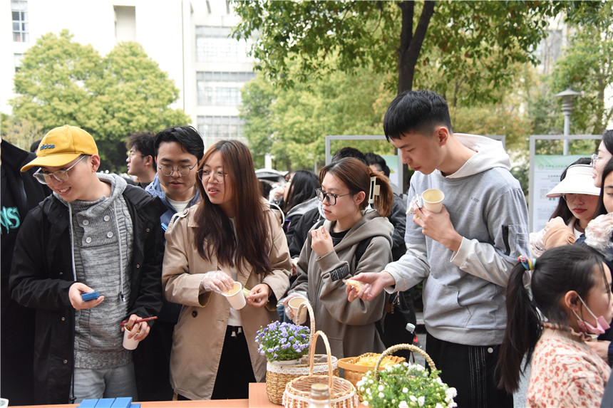 武汉一高校举行神奇玉米成果展【10】