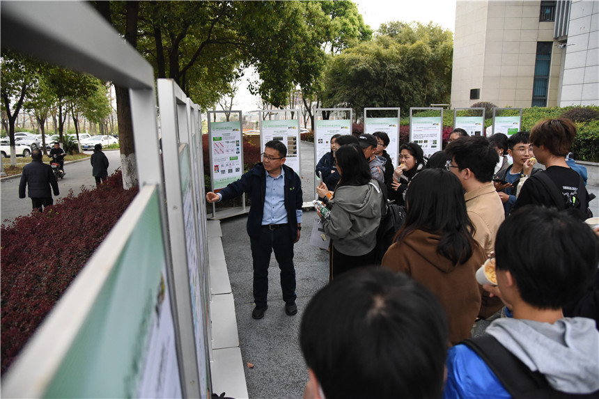 武汉一高校举行神奇玉米成果展【11】