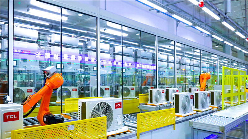 TCL武汉智能制造基地生产线。