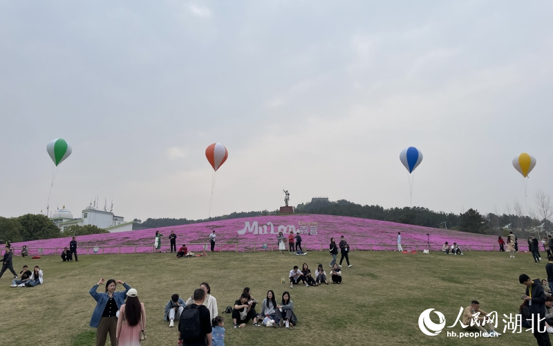 木蘭草原景區。人民網 關喜艷攝