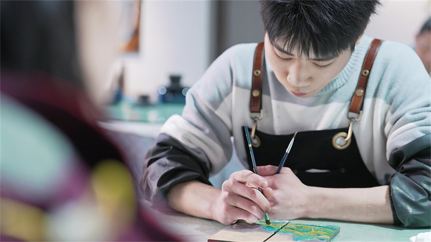 湖北建始：匠心传承髹漆工艺 特色产业助农增收