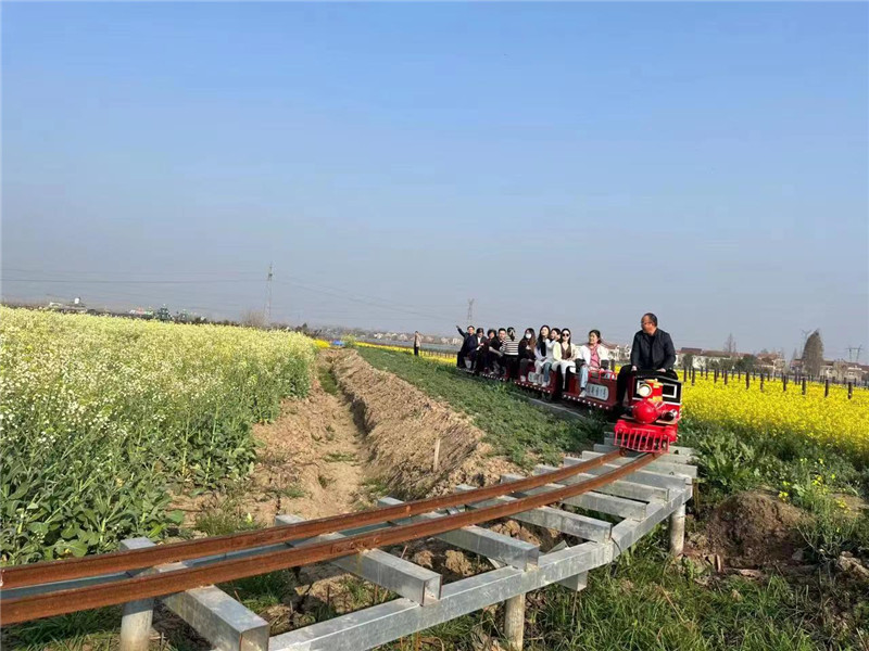 產業園的小火車。