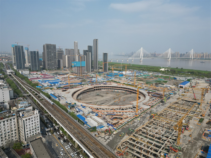 国内“超大直径超深基坑施工技术交流及观摩会”在武汉召开