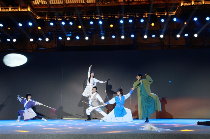 乐舞《射雕群侠汇》表演