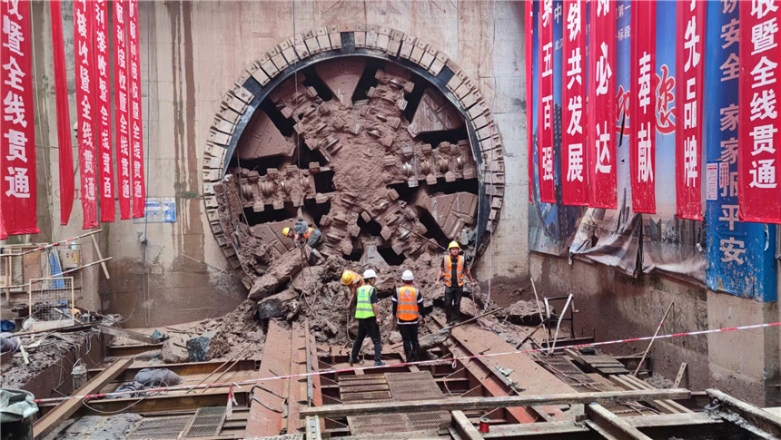 严把关建设“五无隧道” 武汉地铁19号线全线隧道贯通|观热点