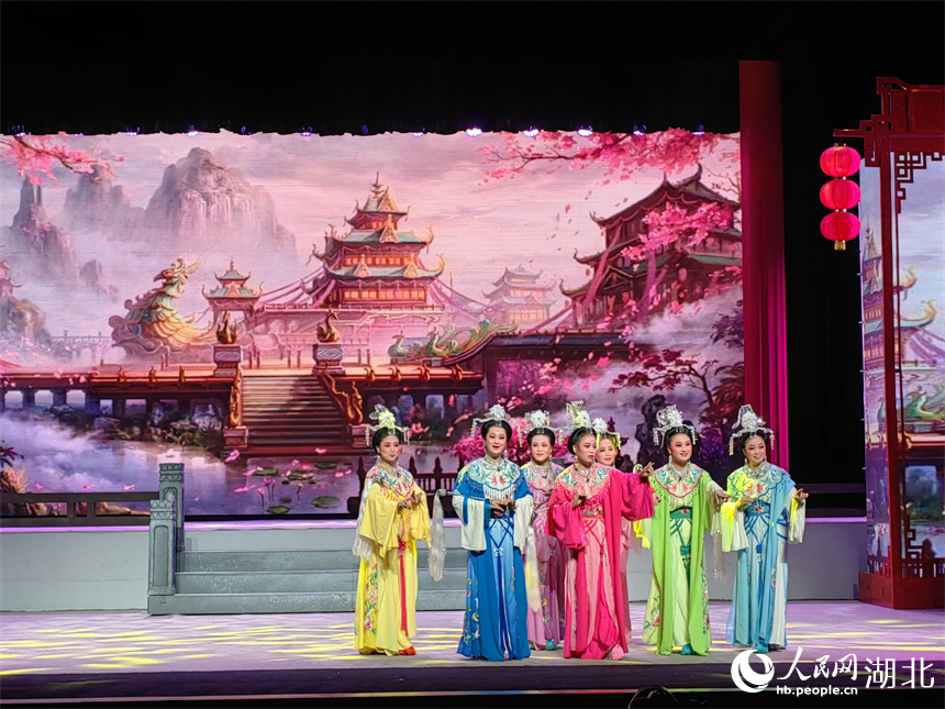 湖北：千人共唱黃梅戲 17省戲迷共襄藝術盛會