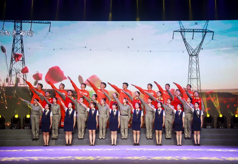 慶祝中國共產黨成立102周年暨孝感市建市30周年職工文藝匯演精彩上演。孝感供電公司供圖