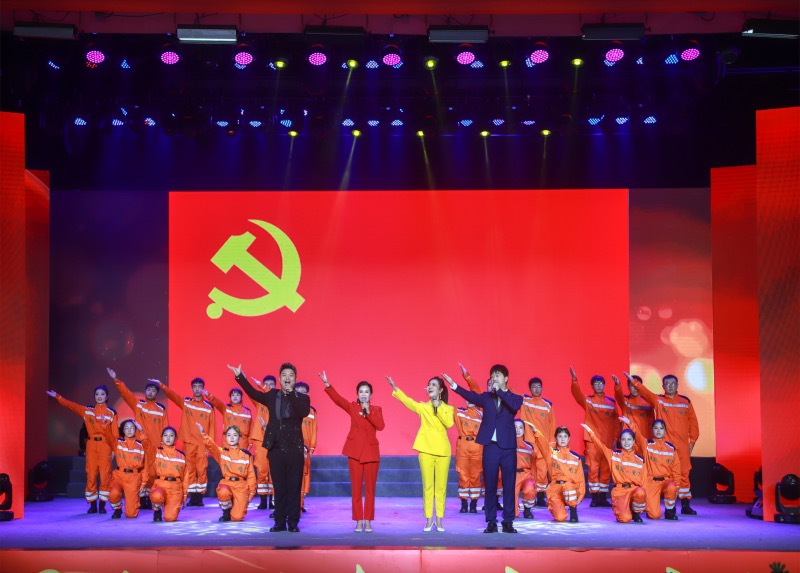慶祝中國共產黨成立102周年暨孝感市建市30周年職工文藝匯演精彩上演。孝感供電公司供圖