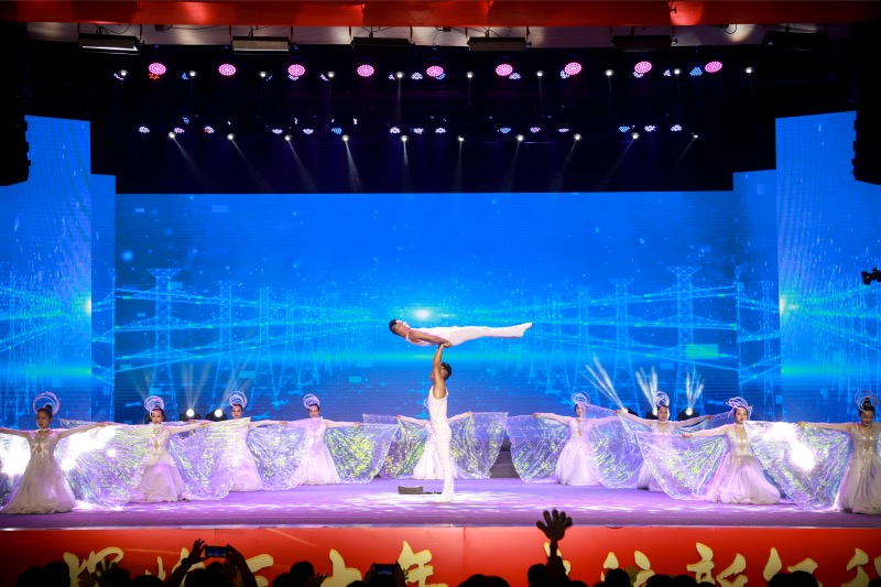 慶祝中國共產黨成立102周年暨孝感市建市30周年職工文藝匯演精彩上演。孝感供電公司供圖