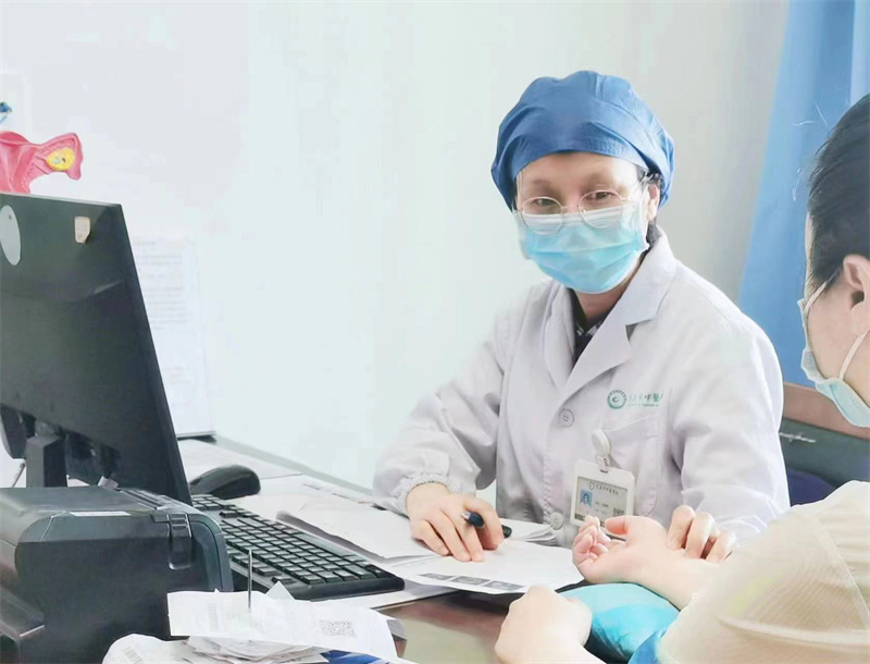 漢口院區婦科負責人黃艷輝。武漢市中醫醫院供圖