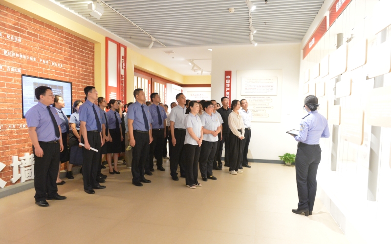 汉城郊地区人民检察院党员干部，前往湖北省党风廉政警示教育基地参观学习