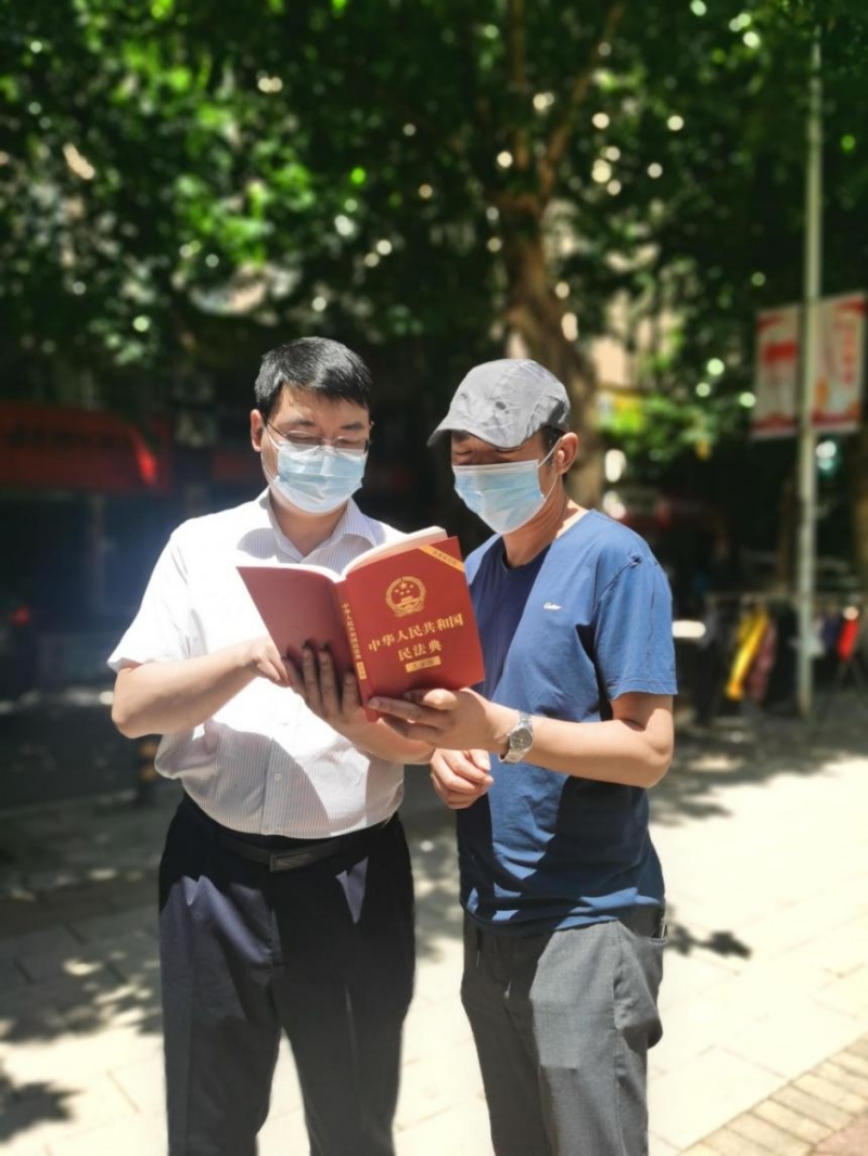 依托社区开展普法宣传活动。