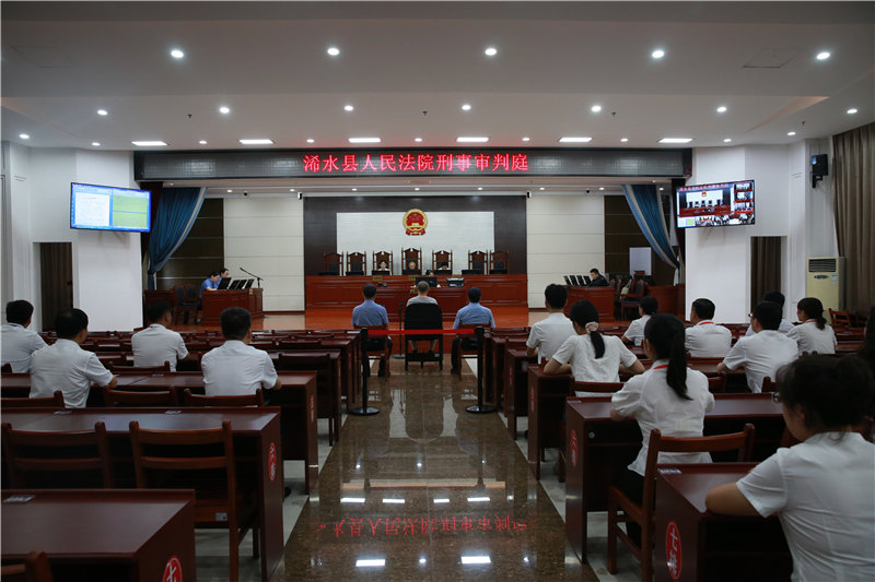 浠水县纪委监委组织新入职纪检监察干部旁听职务犯罪庭审，接受警示教育。