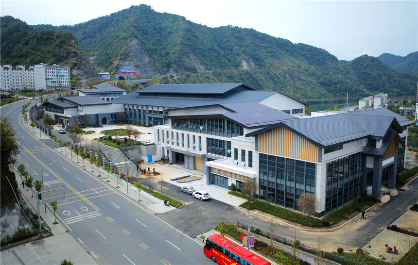 竹山县茶叶产业园。王俊摄