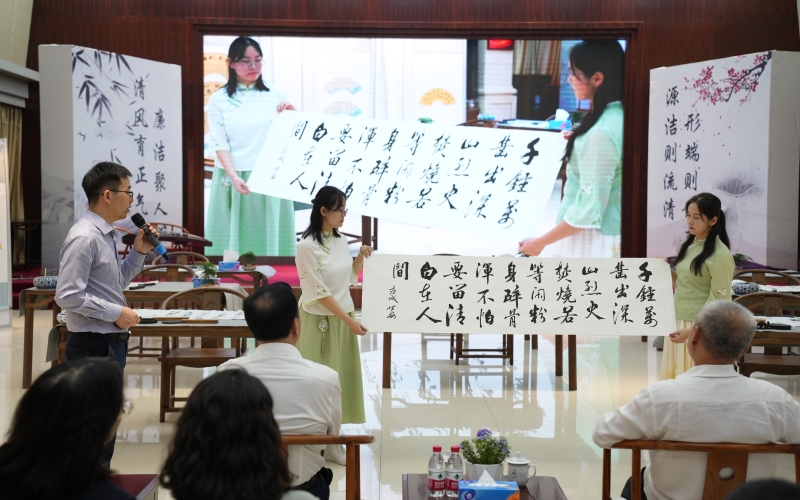 国网孝感供电公司纪委举办“莲洁荷美 孝电清风”书画大赛。