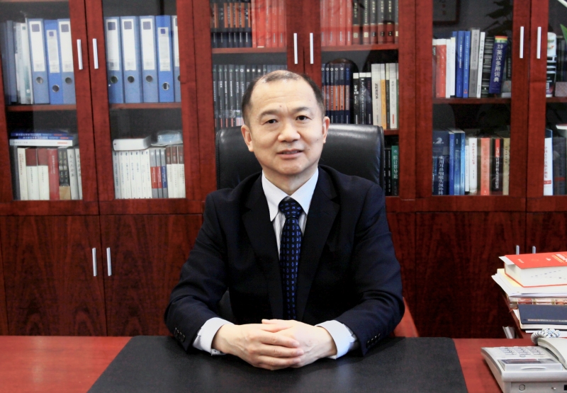 华中科技大学出版社总编辑姜新祺。受访者供图