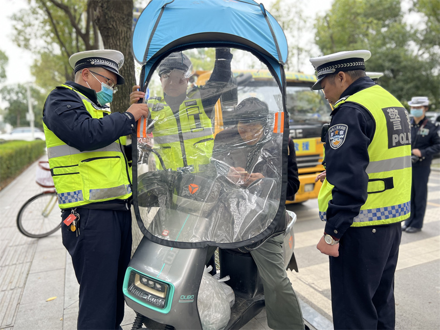 治堵保畅防事故 武汉开展道路交通专项行动