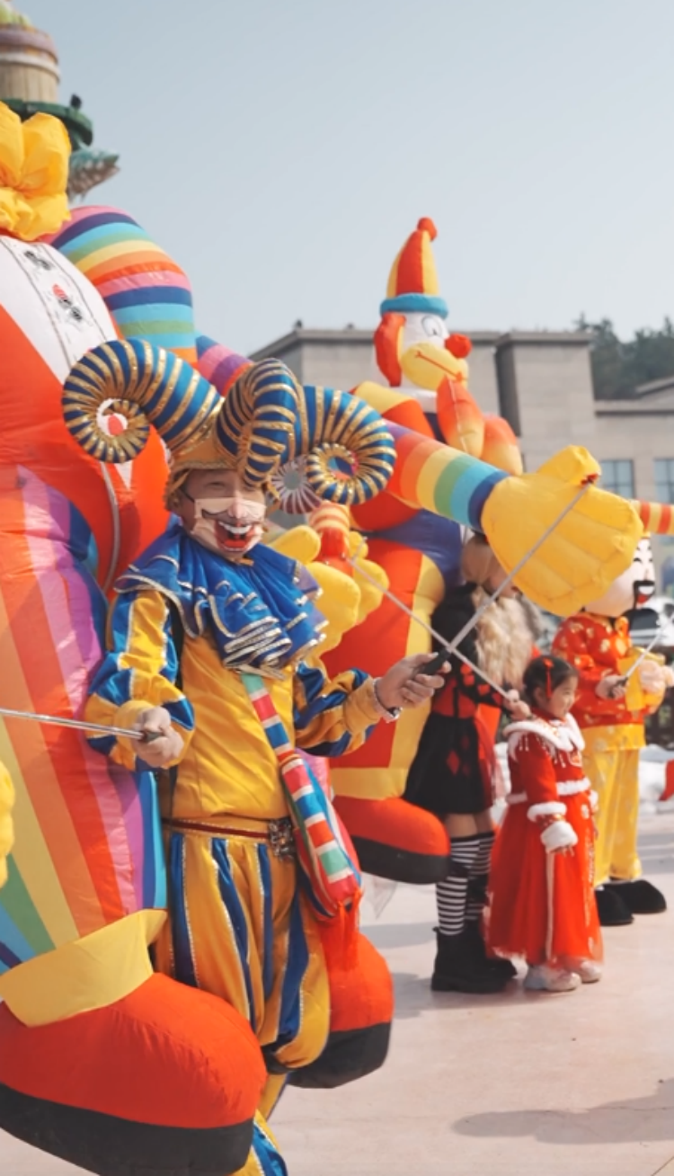 武汉黄陂区景区春节期间组织各类丰富的表演。鲁明摄