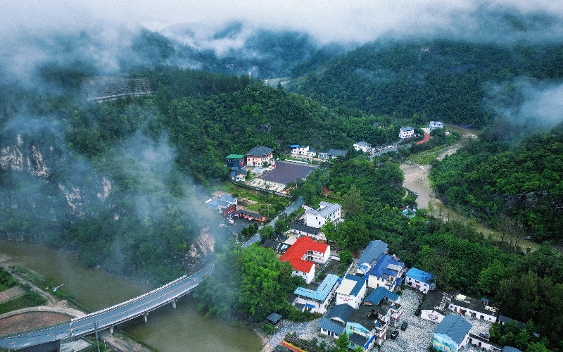 茅箭区积极践行“绿水青山就是金山银山”发展理念。