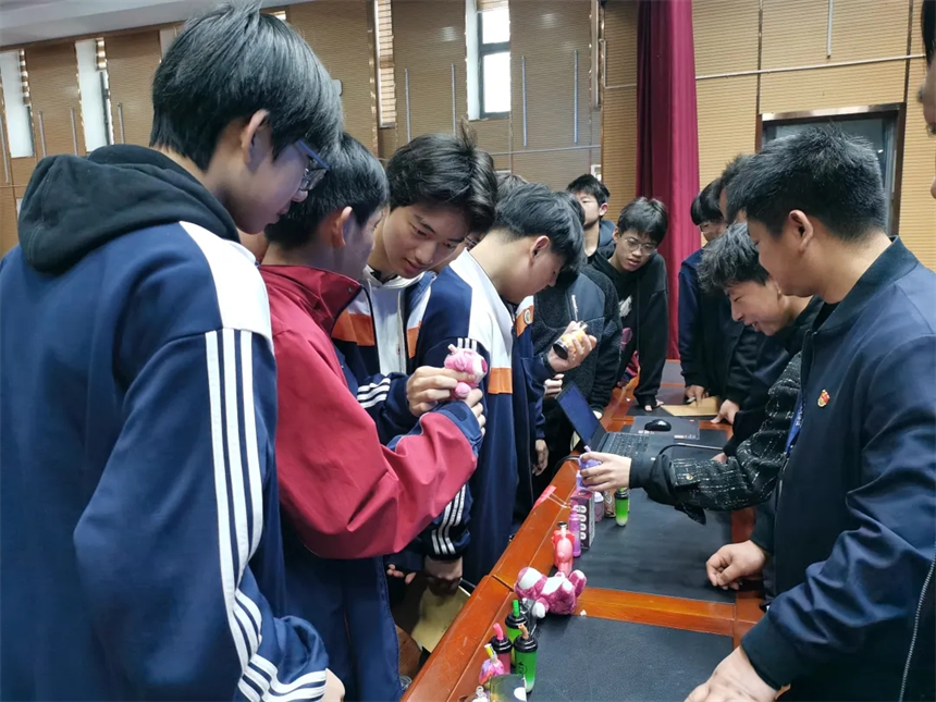 武汉烟草局护航卷烟市场营造安全消费环境