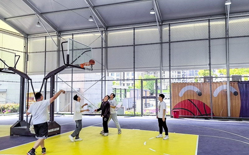 武汉地铁新增一个口袋篮球公园