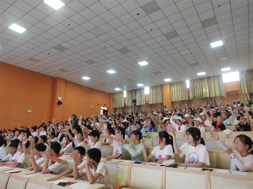 服装设计学习现场。马强摄