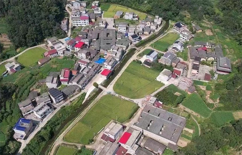 宜居宜业宜游的和美江源村 （程思摄）