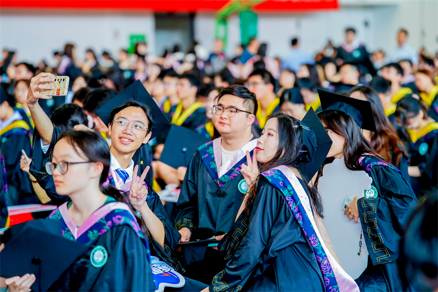乘风而上 展翅翱翔 中南民大举行2024届学生毕业典礼暨学位授予仪式【3】