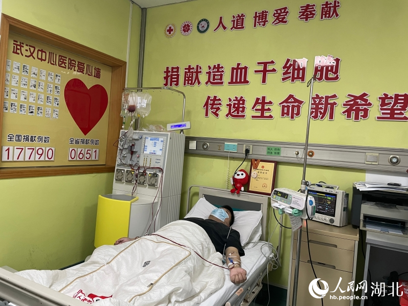 杨先生是湖北省第651例、全国第17790例造血干细胞成功捐献者。人民网记者 张沛摄