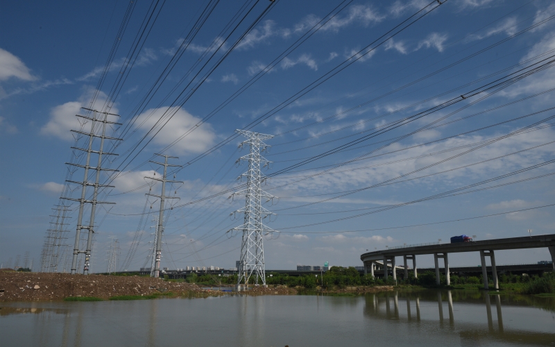 汉江北城区500千伏输变电工程首轮改造完毕。