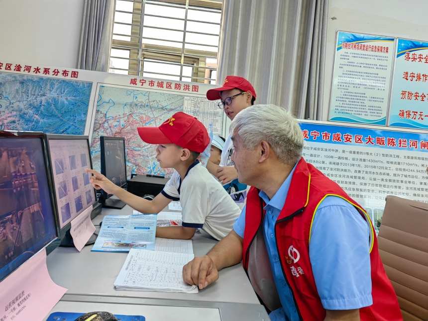湖北咸安：65名志愿者同上“护河及防溺水”文明实践课【2】