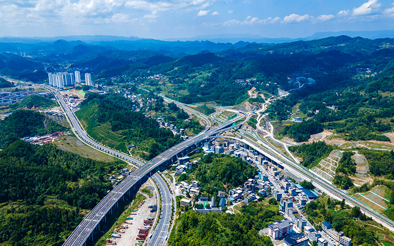 張南高速公路宣咸段。湖北交投供圖