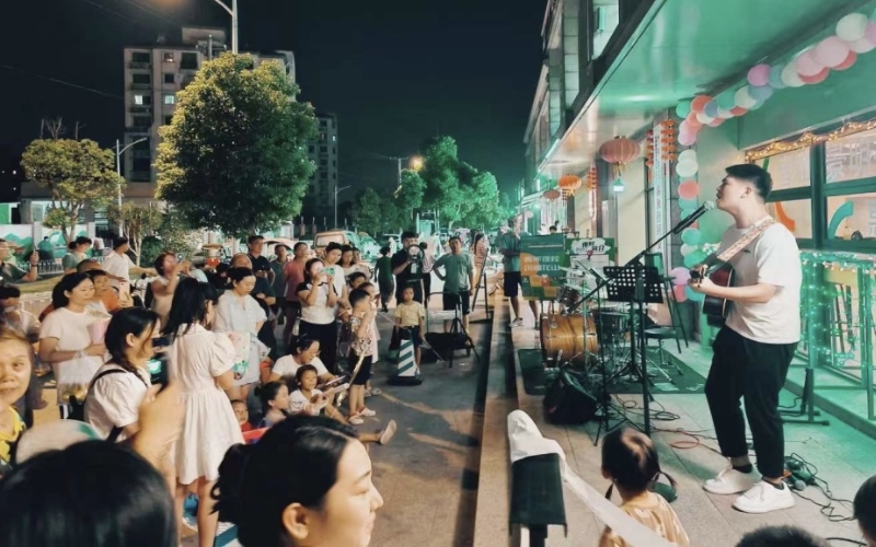 花漾艺术团首期路演。