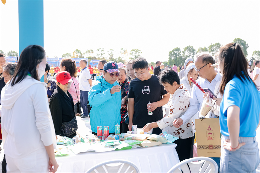 品鑒美食。湖北廣播電視台壟上頻道供圖