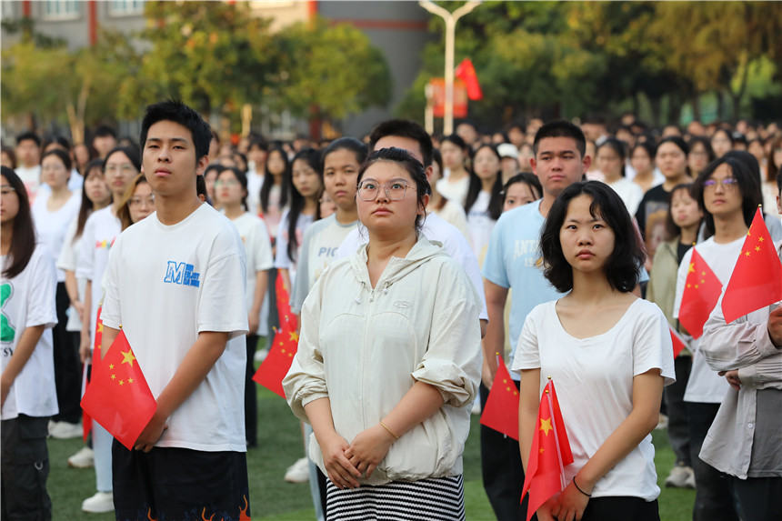 青春告白祖国！近万名首义学子同升国旗、齐唱红歌【6】