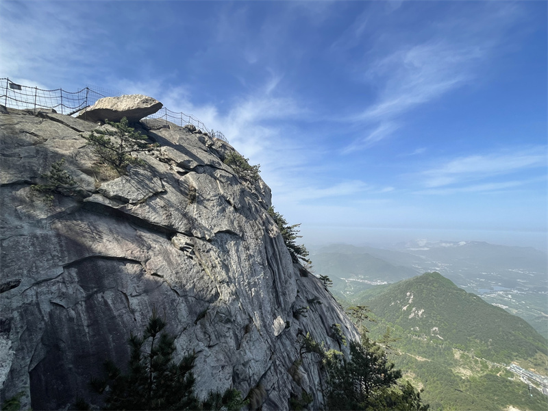 湖北交投龟峰山景区山清水秀,环境优美,空气清新。